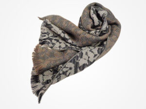 Accessories: stoles and scarves