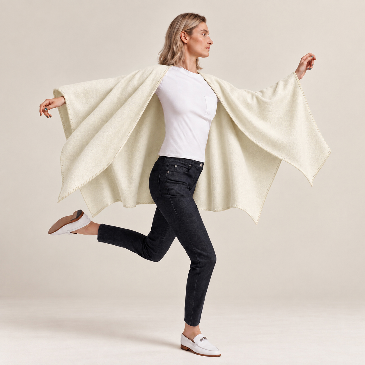 MANTELLA CHARME IN CASHMERE ZIBELLINO FUR EFFECT V. BIANCO - immagine 2
