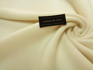 CASHMERE AND WOOL VELOUR ART. JESI V. MILK
